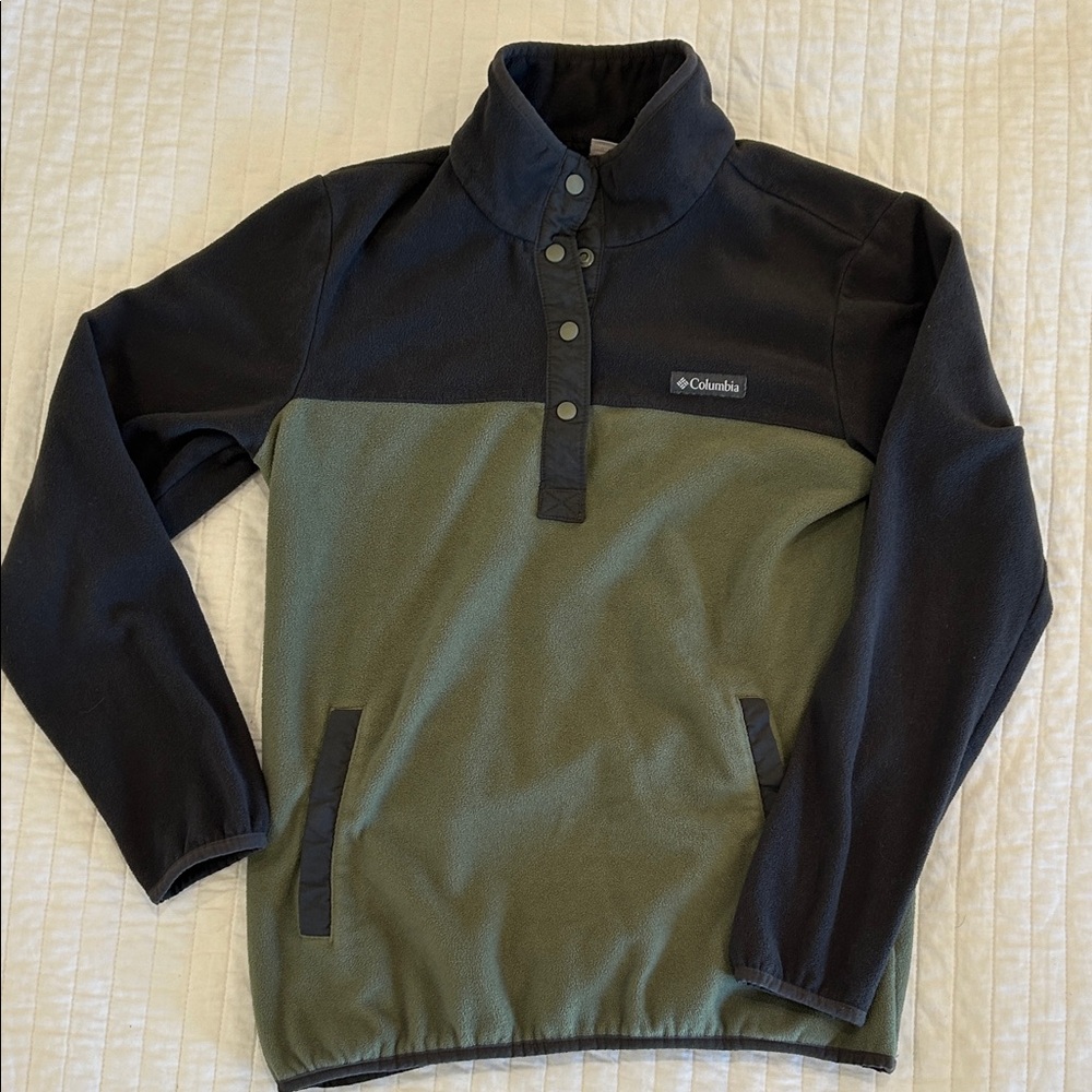 Columbia Women’s Olive and Charcoal Fleece Pullover - Picture 2 of 5
